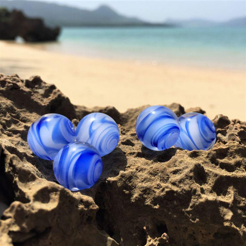 金魚ピアス とんぼ玉 14KGF 大阪ガラス工芸 青 ブルー ピアス（フック