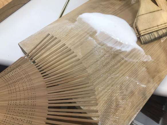 着物扇子　アンティークの絹の着物使用　日本の京都の職人が手仕事で制作　オンリーワン　プレゼントに最適 #30 10枚目の画像