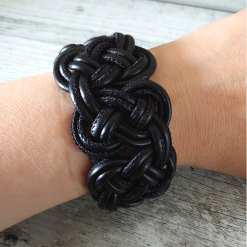 から厳選した 花柄 ブレスレット レザー 黒 大人気の 165−210mm 真鍮