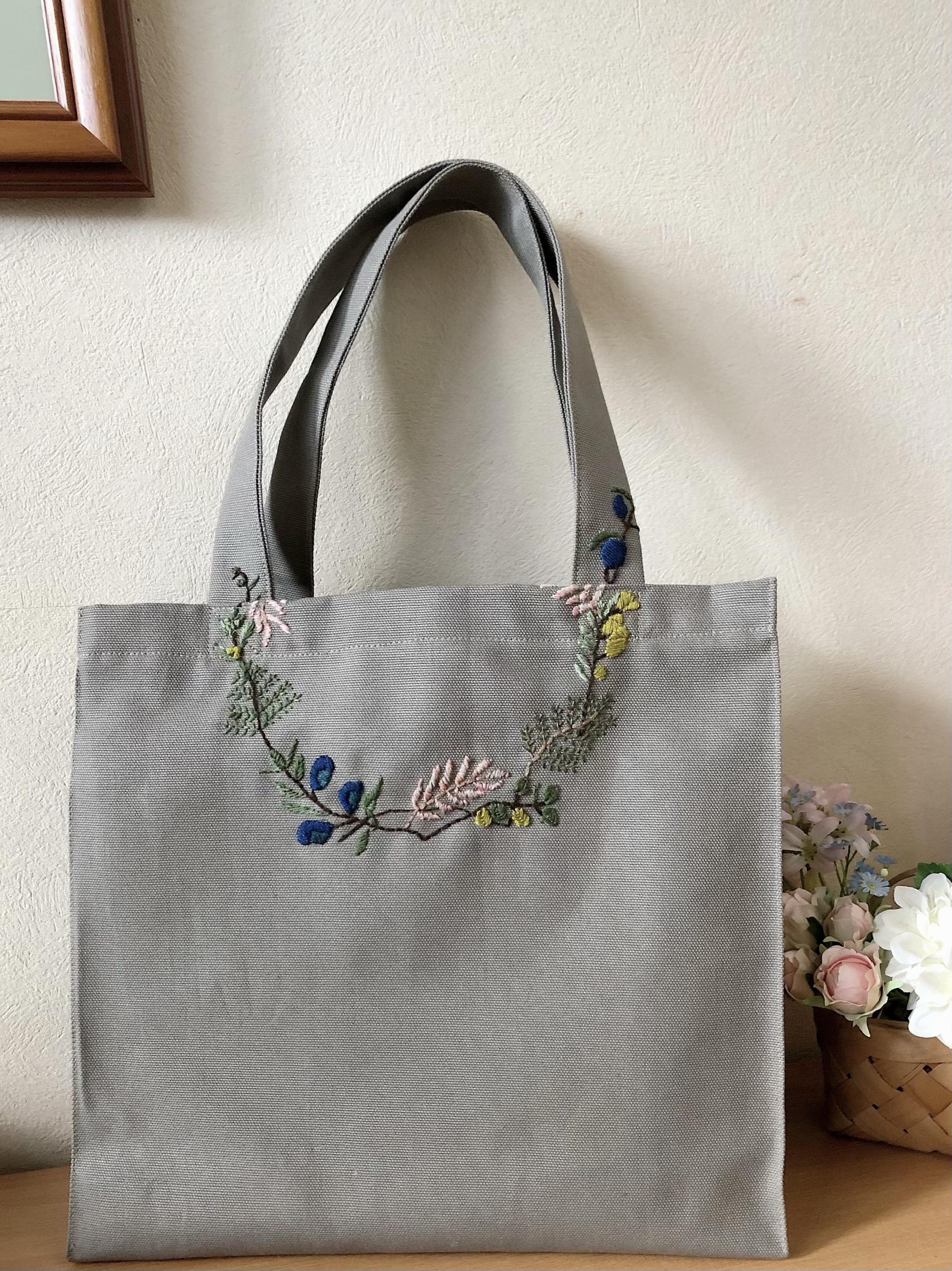 オリーブの手刺繍トートバッグ トートバッグ Petit truc プティ