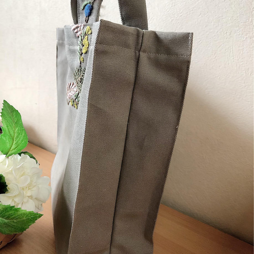 オリーブの手刺繍トートバッグ トートバッグ Petit truc プティ