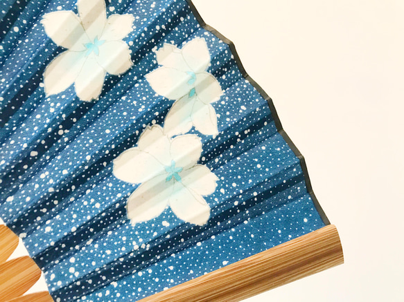 着物扇子　アンティークの絹の着物使用　日本の京都の職人が手仕事で制作　オンリーワン　プレゼントに最適 #34 6枚目の画像