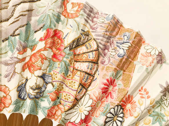 【受注制作】着物扇子　アンティークの絹の着物使用　日本の京都の職人が手仕事で制作　オンリーワン　プレゼントに最適 #37 5枚目の画像