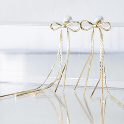 Gold Ribbon Long Chain Earrings 3枚目の画像