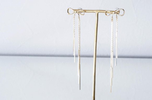 Gold Ribbon Long Chain Earrings 1枚目の画像