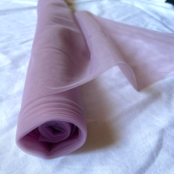 【幅広150cm】ソフトチュール生地 くすみパープル｜なめらかでやわらかなチュール／ウェディング・背景布・衣装づくり 1枚目の画像