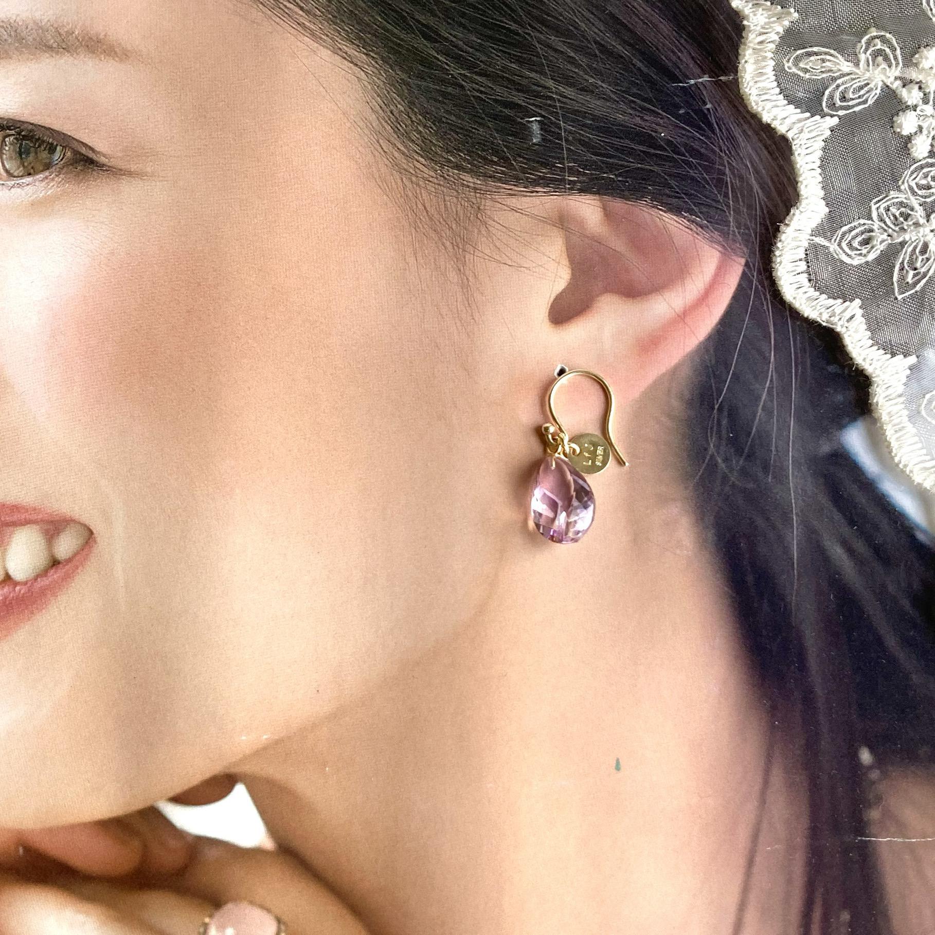 ローズアメシストのピアス・フックタイプ（2月の誕生石）