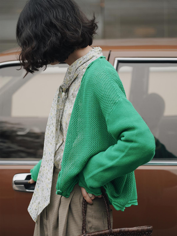 綠色V領鏤空針織開衫|針織衫|外套|春款|Sora-900 第3張的照片
