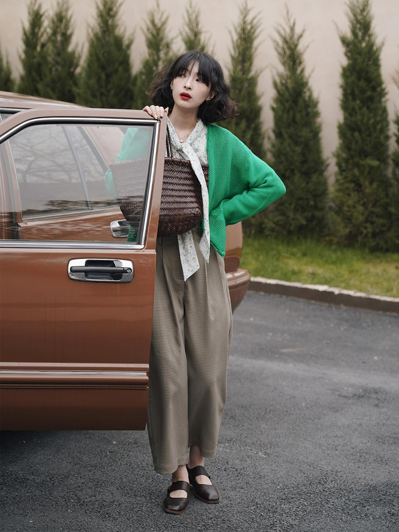 綠色V領鏤空針織開衫|針織衫|外套|春款|Sora-900 第5張的照片