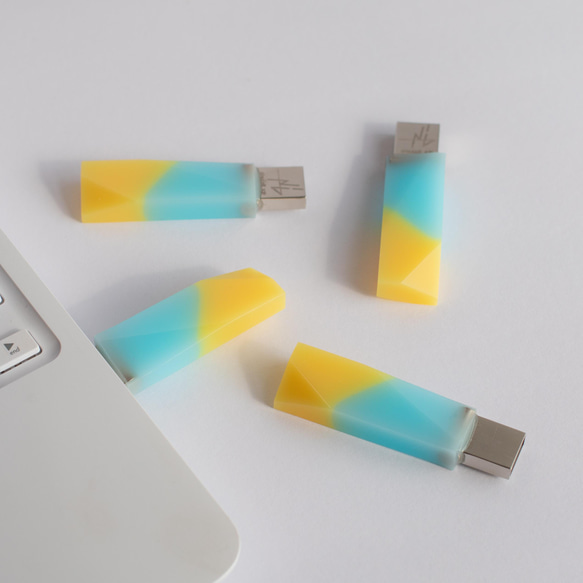 ウクライナカラーのペンダント(チャーム)&USBメモリ【Надія(ナディーヤ)】3/10売上金全額寄付完了しました 16枚目の画像