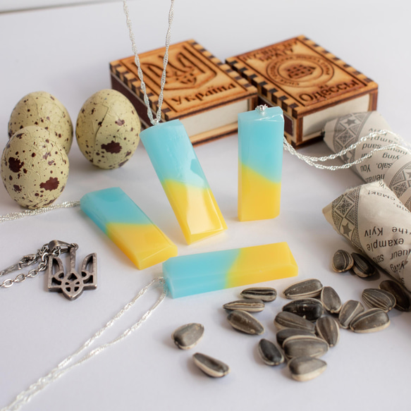 ウクライナカラーのペンダント(チャーム)&USBメモリ【Надія(ナディーヤ)】3/10売上金全額寄付完了しました 3枚目の画像