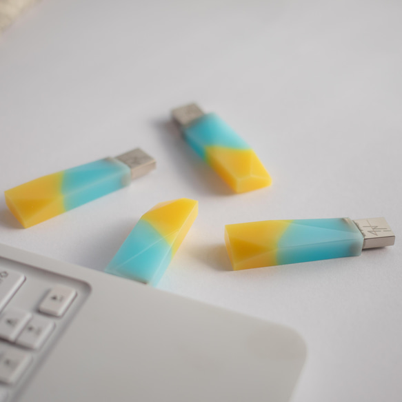 ウクライナカラーのペンダント(チャーム)&USBメモリ【Надія(ナディーヤ)】3/10売上金全額寄付完了しました 15枚目の画像