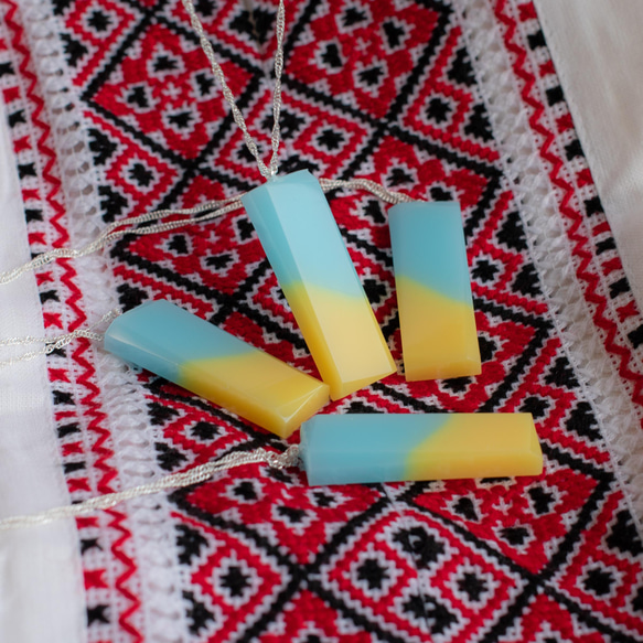 ウクライナカラーのペンダント(チャーム)&USBメモリ【Надія(ナディーヤ)】3/10売上金全額寄付完了しました 4枚目の画像