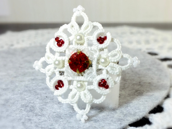 タティングレース　スクエアブローチ　朱赤/tatted square brooch vermilion 5枚目の画像