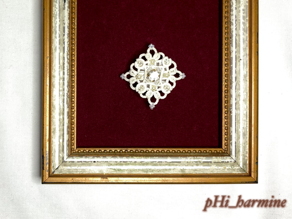 タティングレース　スクエアブローチ　クリアホワイト/tatted square brooch clear white 1枚目の画像