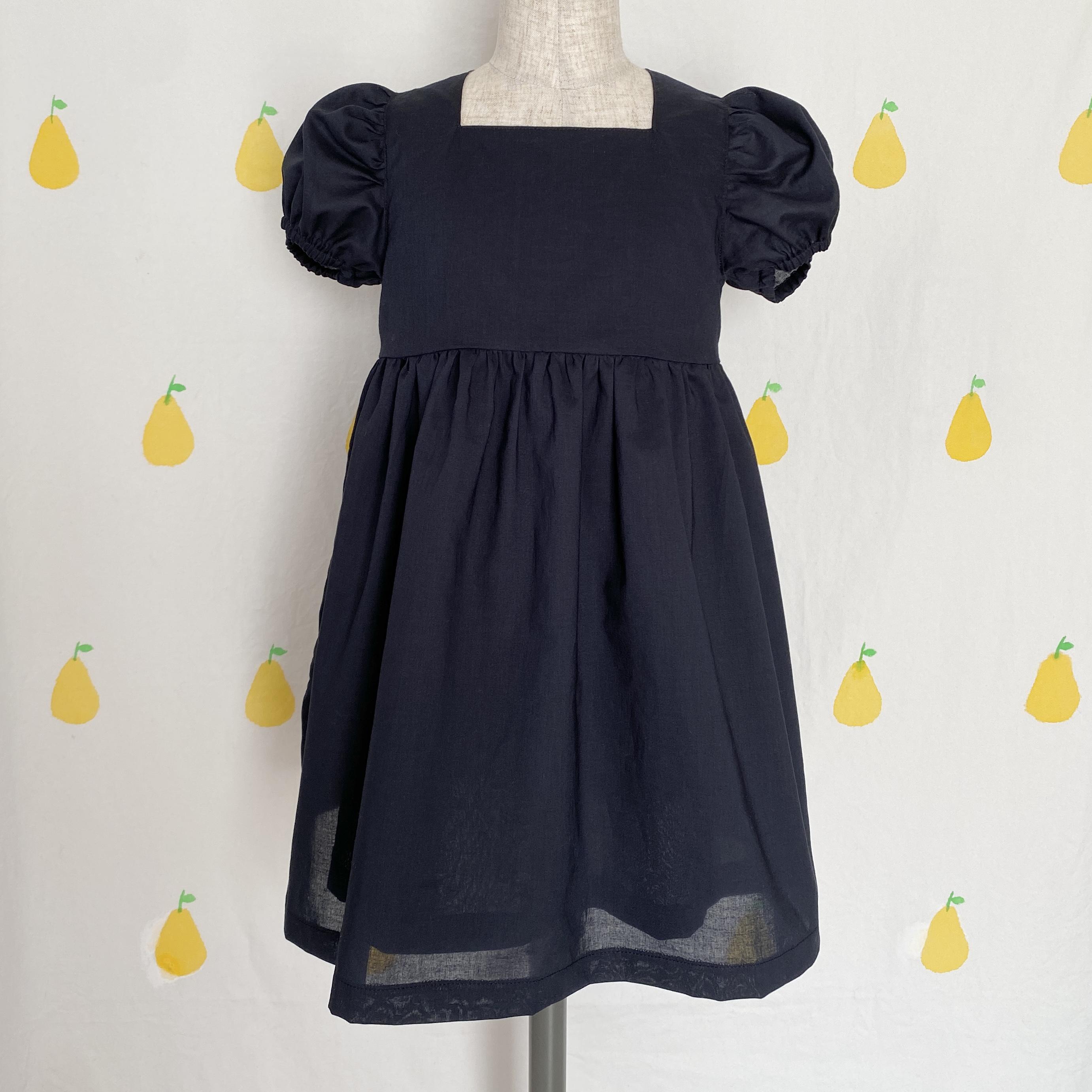 ふんわり袖 と スクエアーネック ギャザースカート の 子供服ワンピース【90~130】