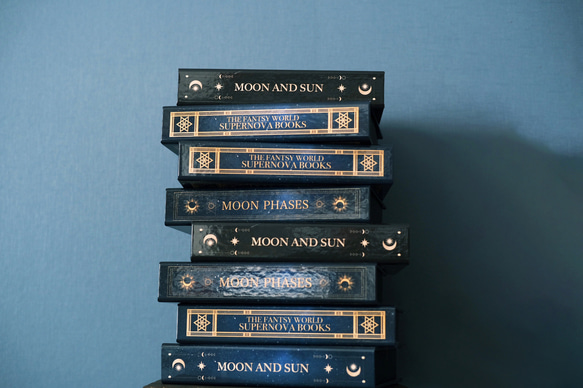魔法の本のようなブックボックス "空想天体古書Ⅰ・月の満ち欠け" / 小物入れ 5枚目の画像