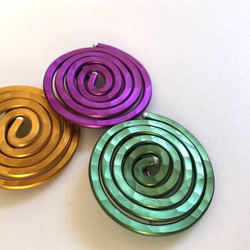 ぐるぐるブローチ（小） 1枚目の画像