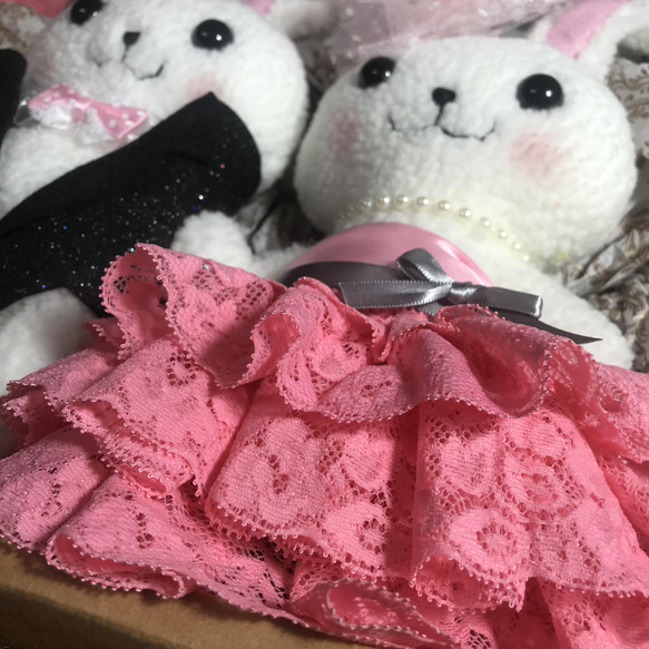 RABBIT LULU【兔子娃娃 結婚兔 蜜桃粉婚紗】結婚禮物 婚禮會場佈置 安床娃娃 第4張的照片