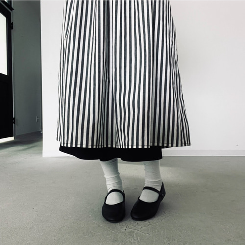 たっぷりギャザー⚮̈エプロンワンピース⚮̈リネンコットン⚮̈2柄