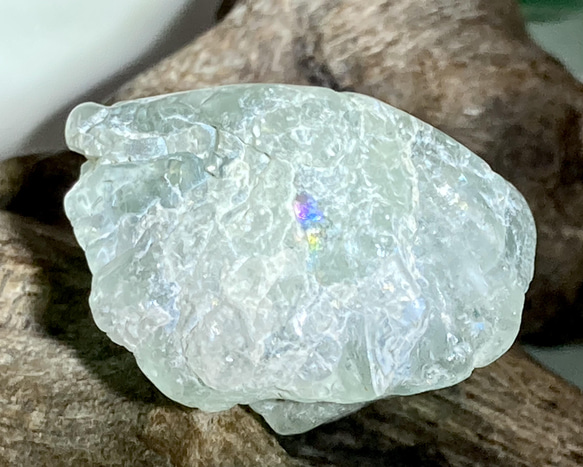 幸せをもたらす】虹入り✨ アクアマリン ラフストーン 原石