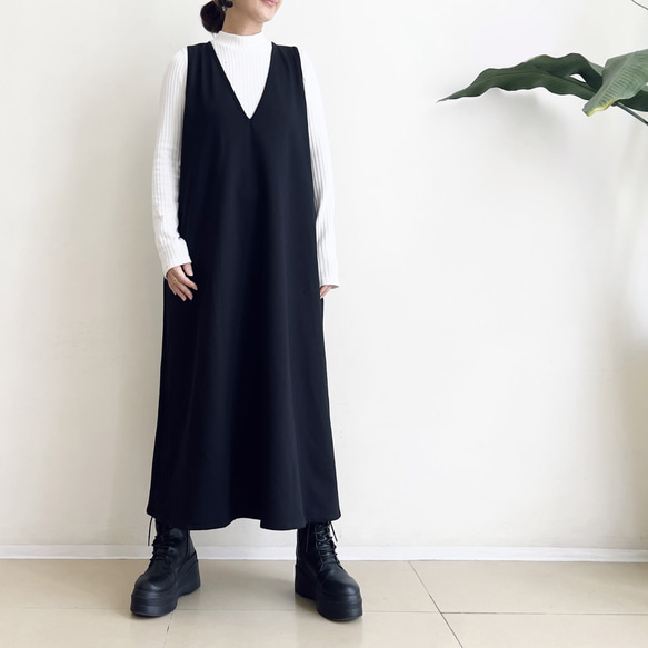 スウェット素材 　VカットAラインジャンパースカート（Black） 6枚目の画像