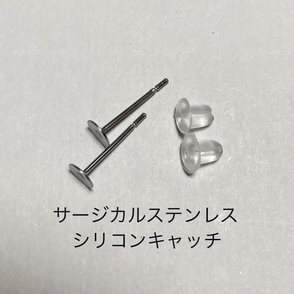 【送料無料】木製ピアス　カメラ 3枚目の画像