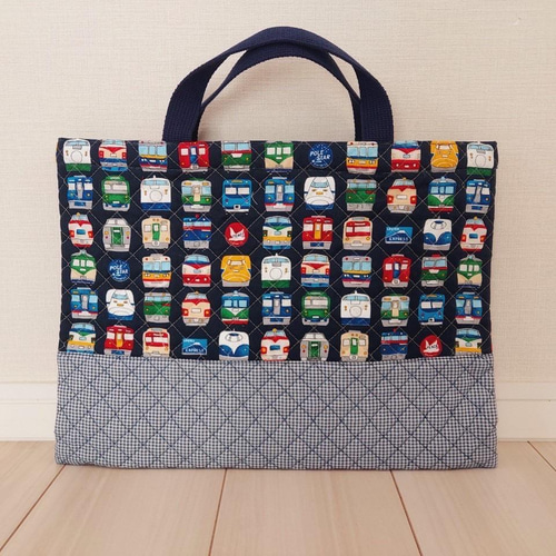 送料無料】電車柄×チェック☆キルティングレッスンバッグ《ネイビー