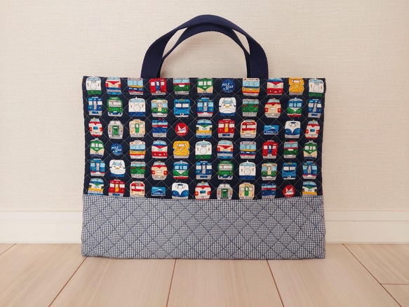 送料無料】電車柄×チェック☆キルティングレッスンバッグ《ネイビー