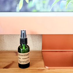 スッとした清涼感ある香りが特徴的なローズマリーのアロマミスト・ルームスプレー 4枚目の画像