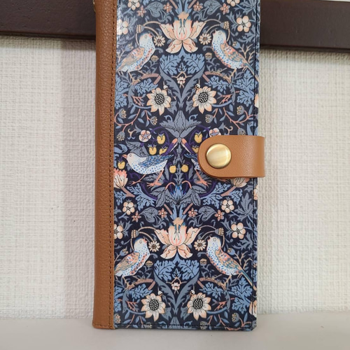 1枚掲載中】※掲載生地でも作製可能です。北欧風 猫柄 手帳型