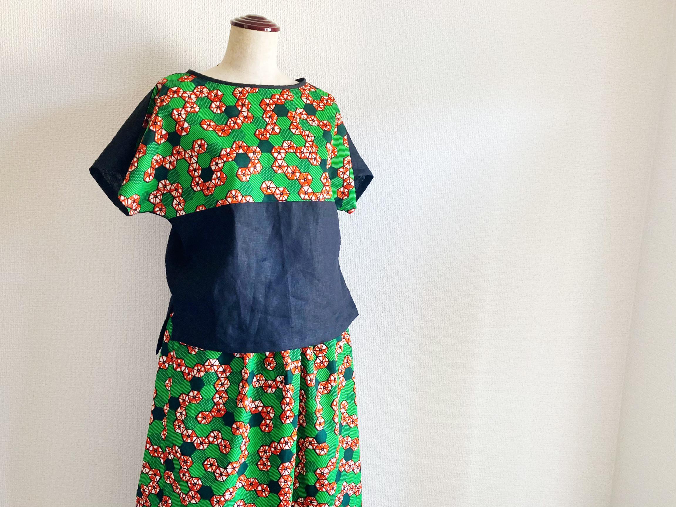 【鉛筆の芯/アフリカンバティックのフレンチスリーブブラウス】