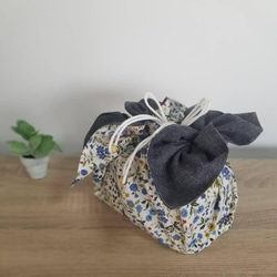 【作り方キット】青麻と小花　Bento cloth 'n' bag ～紐を引っ張るとお弁当袋になるランチクロス～ 5枚目の画像
