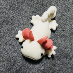 自作ぬい（ウーパールーパー） 小サイズウーパールーパーくたっとぬいぐるみ・アイボリー ぬいぐるみ