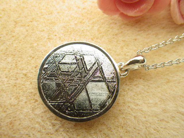 15mm再入荷！！即刻悩みも解決し無敵の人生へ★宇宙からの贈り物★ギベオン＆フラワーオブライフペンダントトップ