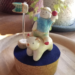 陶の五月人形A（男の子とクマ）Japanese boy figurines 2枚目の画像