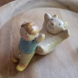 陶の五月人形B（男の子とクマ）Japanese boy figurines 3枚目の画像