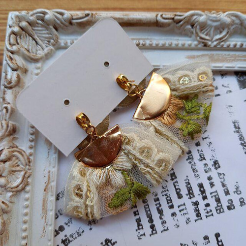SALE❣️ヴィンテージカボションと刺繍パールの大ぶりピアス