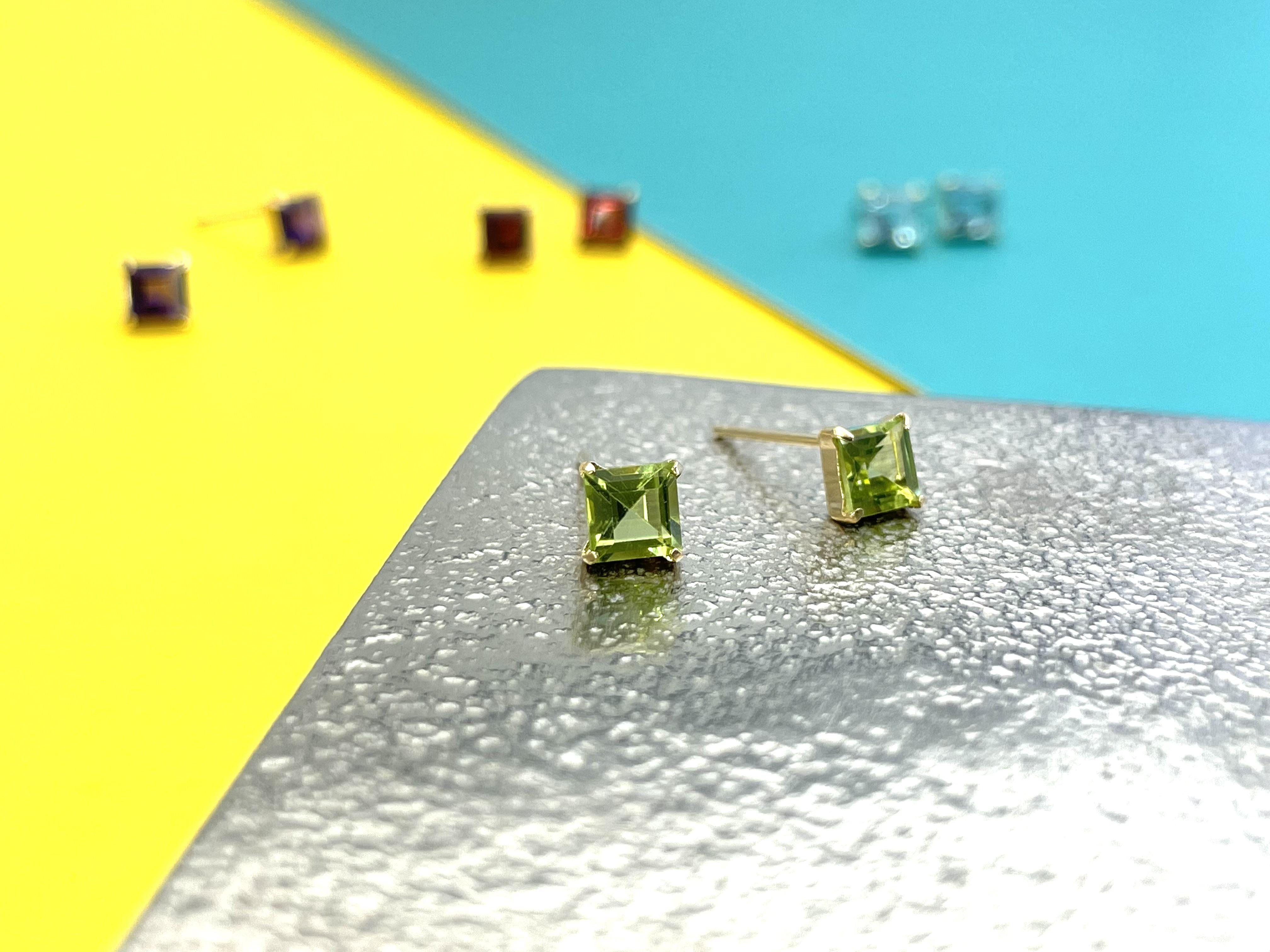 ～8月誕生石 スクエア ペリドット～ No.3093 K18YG ペリドット ピアス