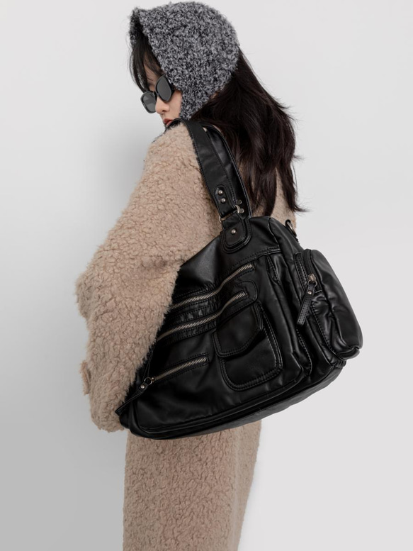 ヒステリックス　リアルムートン　ショルダーバッグ　パンク　メッセンジャー ブラック2色パンクカラスソフトソフトマルチジップバイクウォッシュ