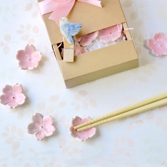 「含5個櫻花筷架+小鳥夾」陶瓷花筷套裝 第1張的照片