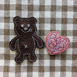 皮革刺繡胸針【Heart❦】（光面大腿色） 第5張的照片