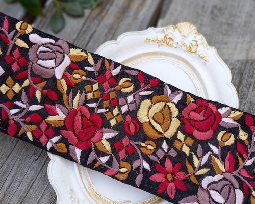 刺繍リボン　チロリアンテープ　バラ　ヴィンテージ　フラメンコ　ピアス　イヤリング 1e7d6da6e2764d49dd0e512daa556f