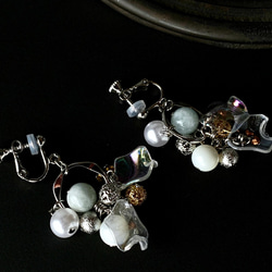 [三月誕生石] 乳白色海藍寶石&amp;珍珠母耳環/耳環 第2張的照片