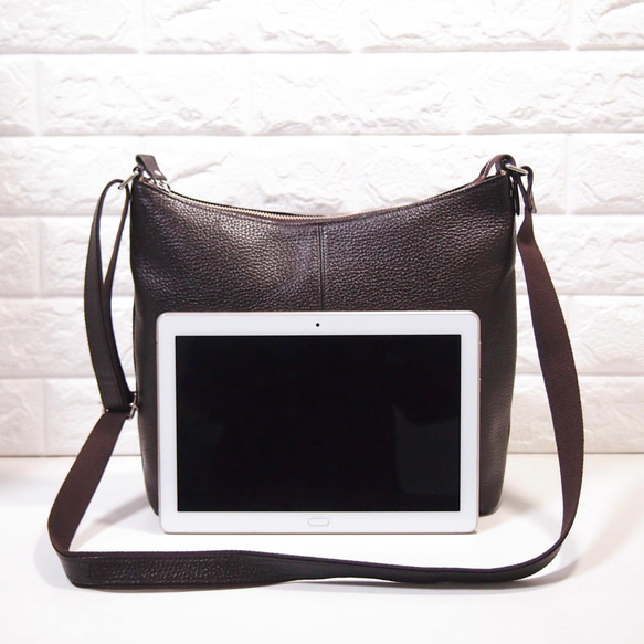 ★手工製作★日本製造★柔軟真皮★大號斜挎包★巧克力色★垂直★超輕★ 第6張的照片