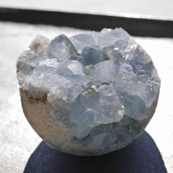 天然石 約268g約60mmセレスタイト(マダガスカル産)半球原石結晶ぎっしり天青石[ce-220304-01] 4枚目の画像