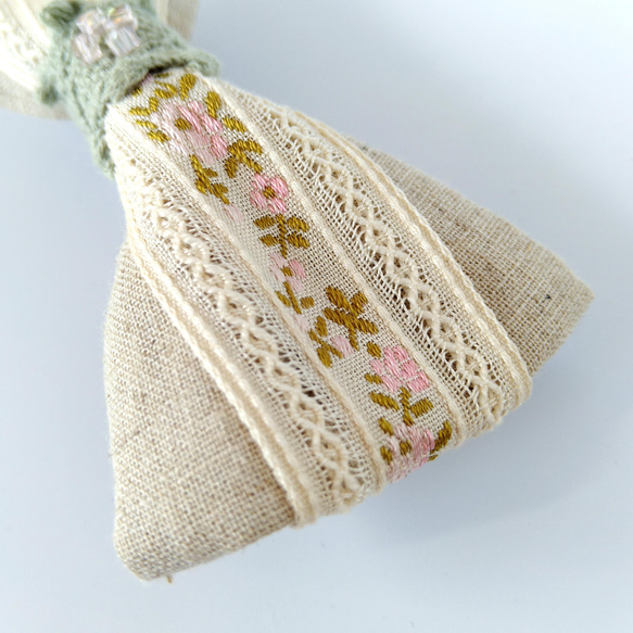 ～girly～花刺繍・リネンのリボンバレッタ 2枚目の画像