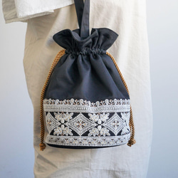 ラウンドトート　インド刺繍巾着バッグ 4枚目の画像