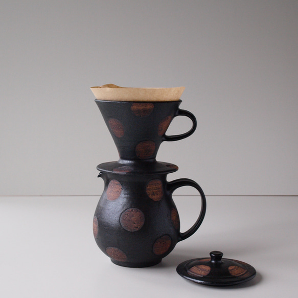 コーヒードリッパー＆ピッチャー　 黒　ドット　陶器 1枚目の画像