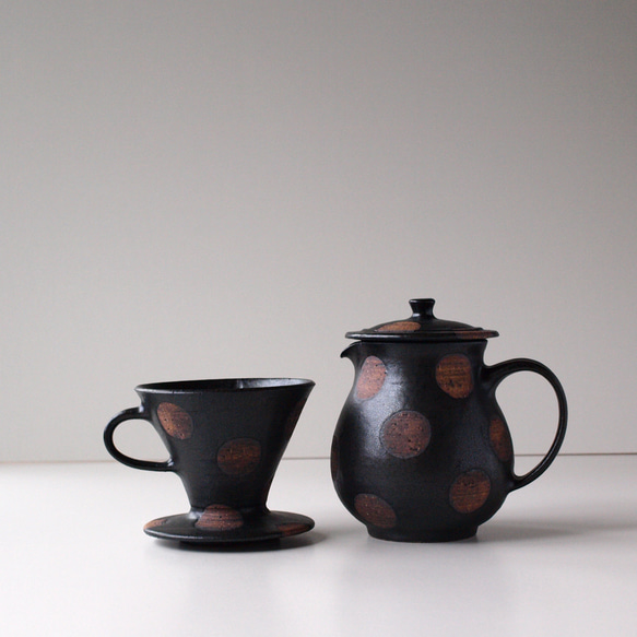 コーヒードリッパー＆ピッチャー　 黒　ドット　陶器 2枚目の画像
